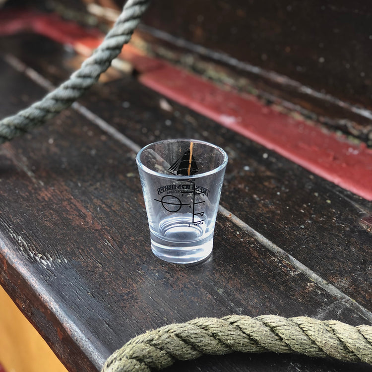 Tres Hombres Rum Glass back