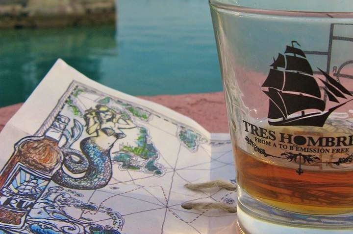 Glass of Tres Hombres Rum