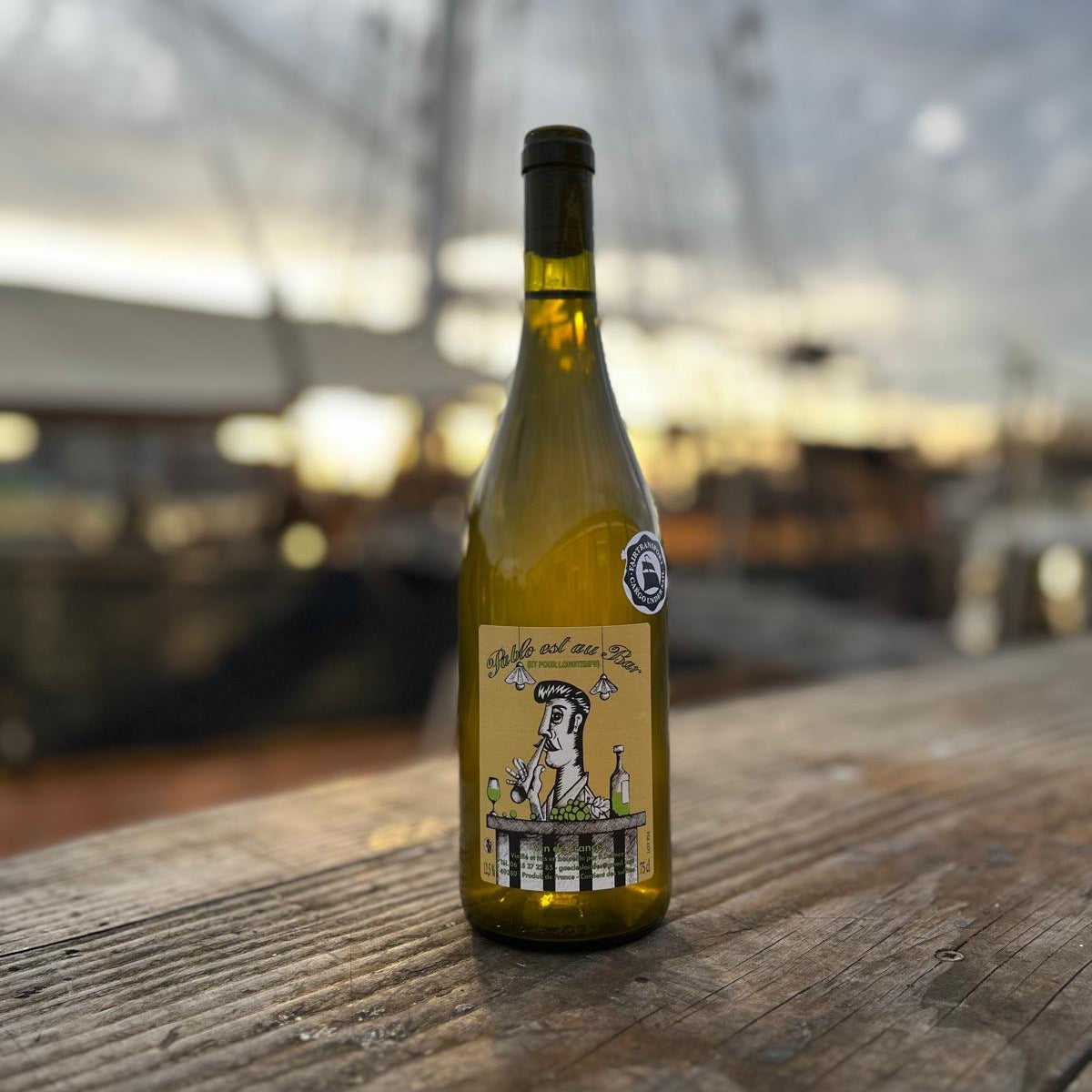 "Pablo est au bar" Fairtransport white wine sustainably shipped by Tres Hombres.